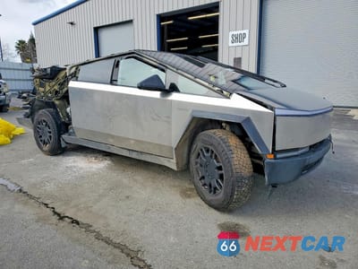 Czwarte zdjęcie samochodu z boku: 2024 TESLA CYBERTRUCK VIN:7G2CEHEE9RA019723 - miniatura