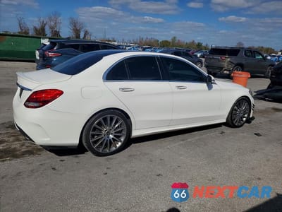Trzecie zdjęcie samochodu z tyłu: 2017 MERCEDES-BENZ C 300 VIN:55SWF4JB0HU223862 - miniatura