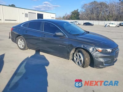 Czwarte zdjęcie samochodu z boku: 2018 CHEVROLET MALIBU LS VIN:1G1ZB5ST6JF117336 - miniatura