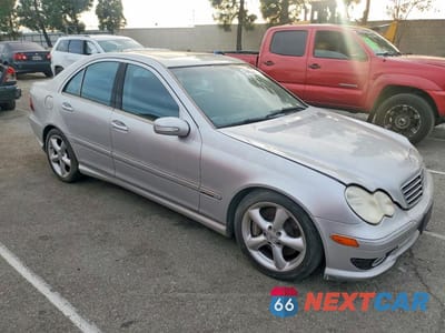 Czwarte zdjęcie samochodu z boku: 2005 MERCEDES-BENZ C 230K SPORT SEDAN VIN:WDBRF40J85F616991 - miniatura