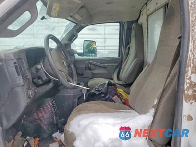 Zdjęcie 7 z 13 samochodu: 2017 CHEVROLET EXPRESS G4500 VIN:1GB6GVCG6H1103039 - miniatura