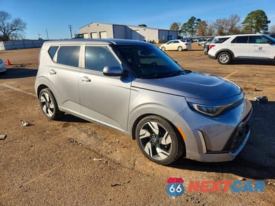 Czwarte zdjęcie samochodu z boku: 2023 KIA SOUL GT LINE VIN:KNDJ53AU0P7872446 - miniatura
