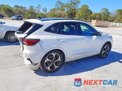 Trzecie zdjęcie samochodu z tyłu: 2024 FORD ESCAPE ST LINE SELECT VIN:1FMCU9NA6RUA21508 - miniatura