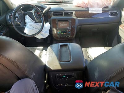 Zdjęcie 8 z 13 samochodu: 2014 GMC YUKON XL DENALI VIN:1GKS1MEF9ER243789 - miniatura