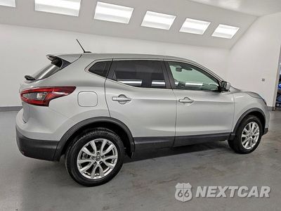 Trzecie zdjęcie samochodu z tyłu: 2021 NISSAN ROGUE SPORT S VIN:JN1BJ1AV8MW301630 - miniatura