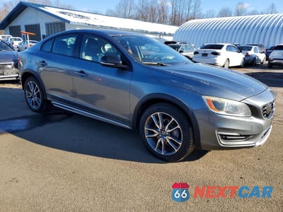 Czwarte zdjęcie samochodu z boku: 2016 VOLVO S60 CROSS COUNTRY T5 VIN:YV4612UM1G2000732 - miniatura