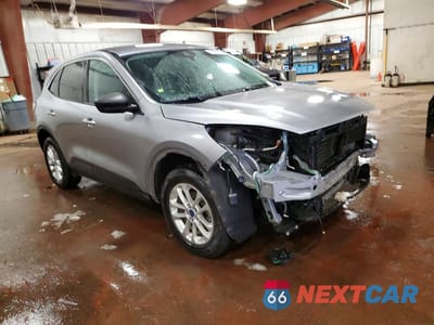 Czwarte zdjęcie samochodu z boku: 2022 FORD ESCAPE SE VIN:1FMCU9G6XNUB81068 - miniatura