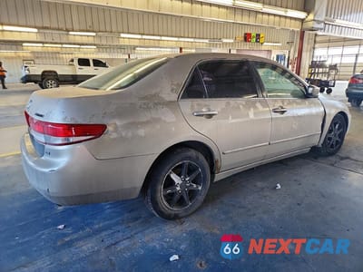 Trzecie zdjęcie samochodu z tyłu: 2003 HONDA ACCORD EX VIN:1HGCM66503A077555 - miniatura