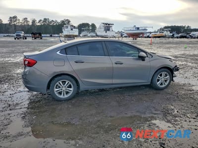 Trzecie zdjęcie samochodu z tyłu: 2018 CHEVROLET CRUZE LT VIN:1G1BE5SM2J7245407 - miniatura