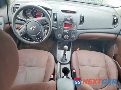 Zdjęcie 8 z 12 samochodu: 2010 KIA FORTE EX VIN:KNAFU4A23A5880716 - miniatura