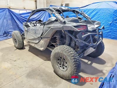 Trzecie zdjęcie samochodu z tyłu: 2018 CAN-AM MAVERICK X3 X RS TURBO R VIN:3JBVXAW44JK004518 - miniatura