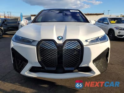 Piąte zdjęcie samochodu w środku: 2023 BMW IX XDRIVE50 VIN:WB523CF00PCM75953 - miniatura