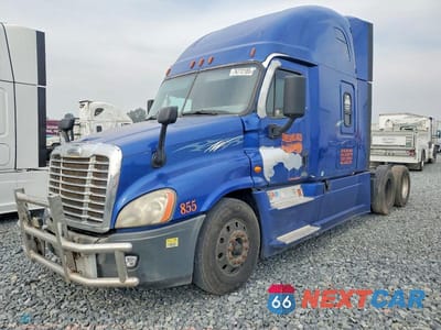 Drugie zdjęcie samochodu z przodu: 2018 FREIGHTLINER CASCADIA 125 SEMI TRUCK VIN:3AKJGLDR6JSHU5278 - miniatura