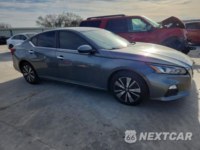 Czwarte zdjęcie samochodu z boku: 2021 NISSAN ALTIMA SV VIN:1N4BL4DV6MN346324 - miniatura
