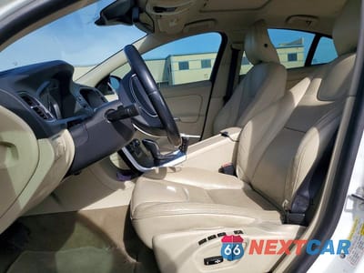 Zdjęcie 7 z 11 samochodu: 2014 VOLVO S60 T5 VIN:YV1612FS7E2278444 - miniatura