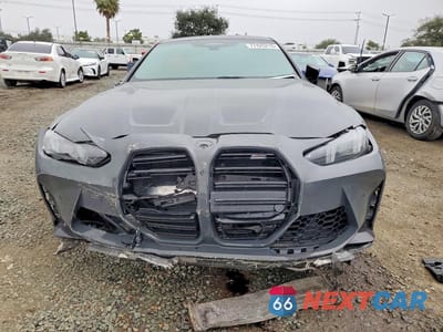 Piąte zdjęcie samochodu w środku: 2025 BMW M4 COMPETITION VIN:WBS33HK01SCU60066 - miniatura