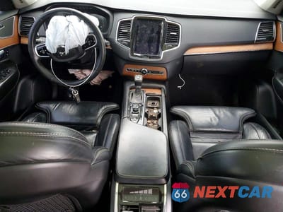 Zdjęcie 8 z 12 samochodu: 2018 VOLVO XC90 T6 VIN:YV4A22PL2J1330659 - miniatura