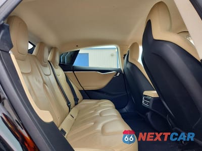 Zdjęcie 10 z 13 samochodu: 2015 TESLA MODEL S 85D VIN:5YJSA1H22FFP74830 - miniatura