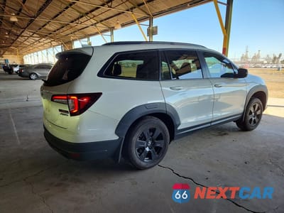 Trzecie zdjęcie samochodu z tyłu: 2022 HONDA PILOT TRAILSPORT VIN:5FNYF6H84NB031534 - miniatura