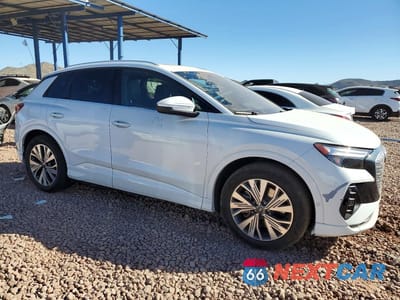 Czwarte zdjęcie samochodu z boku: 2023 AUDI Q4 E-TRON PREMIUM PLUS VIN:WA1BCBFZ6PP012411 - miniatura