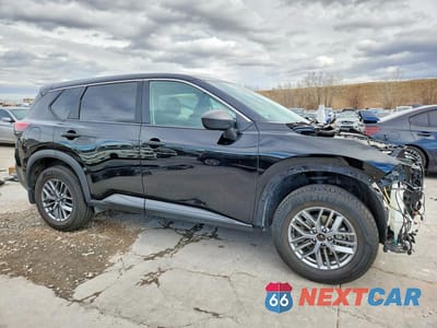 Czwarte zdjęcie samochodu z boku: 2023 NISSAN ROGUE S VIN:5N1BT3AB2PC838794 - miniatura