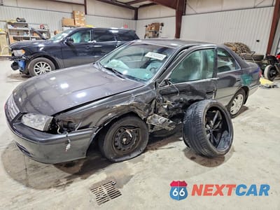 2001 TOYOTA CAMRY LE V6 4T1BF22K61U968501 - główne zdjęcie licytacji z USA - miniatura