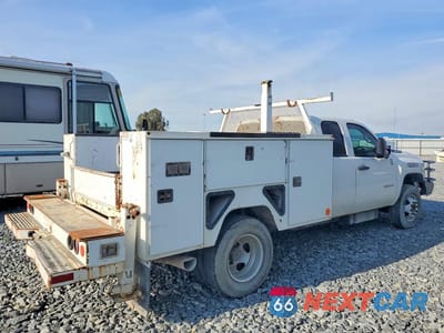 Trzecie zdjęcie samochodu z tyłu: 2012 CHEVROLET SILVERADO UTILITY / SERVICE TRUCK VIN:1GB5CZCL5CZ184007 - miniatura