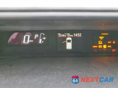 Zdjęcie 9 z 13 samochodu: 2015 TOYOTA PRIUS C VIN:JTDKDTB31F1105056 - miniatura