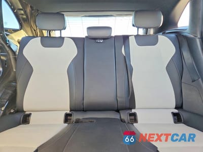 Zdjęcie 10 z 15 samochodu: 2023 MERCEDES-BENZ GLA 35 AMG VIN:W1N4N5BB1PJ462773 - miniatura