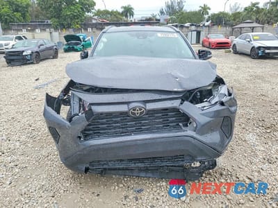 Piąte zdjęcie samochodu w środku: 2025 TOYOTA RAV4 XLE VIN:2T3W1RFV1SW406057 - miniatura