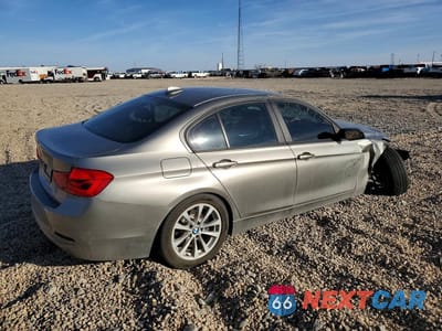 Trzecie zdjęcie samochodu z tyłu: 2018 BMW 320 I VIN:WBA8E1G54JNU92478 - miniatura