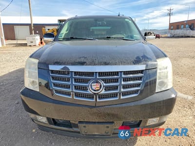 Piąte zdjęcie samochodu w środku: 2009 CADILLAC ESCALADE ESV LUXURY VIN:1GYFK26229R200549 - miniatura