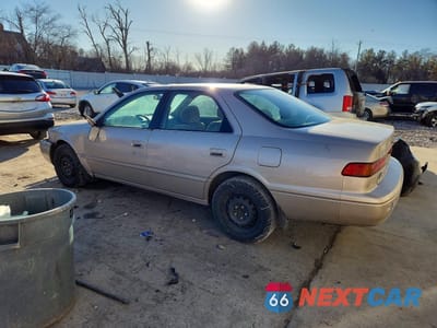 Drugie zdjęcie samochodu z przodu: 1998 TOYOTA CAMRY LE VIN:4T1BG28K4WU842861 - miniatura