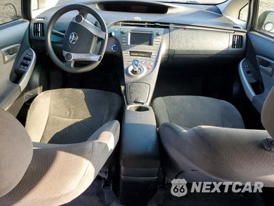 Zdjęcie 8 z 11 samochodu: 2013 TOYOTA PRIUS VIN:JTDKN3DU8D5545834 - miniatura