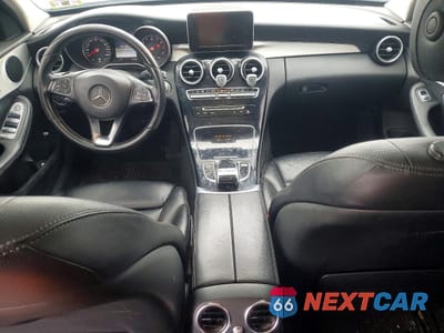 Zdjęcie 8 z 12 samochodu: 2016 MERCEDES-BENZ C 300 4MATIC VIN:55SWF4KB0GU146505 - miniatura