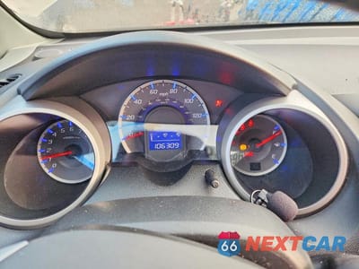 Zdjęcie 9 z 13 samochodu: 2010 HONDA FIT SPORT VIN:JHMGE8H43AC012020 - miniatura
