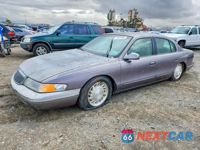 1995 LINCOLN TOWN CAR 1LNLM97V9TY638532 - główne zdjęcie licytacji z USA - miniatura