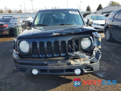 Piąte zdjęcie samochodu w środku: 2014 JEEP PATRIOT LATITUDE VIN:1C4NJPFA6ED785961 - miniatura