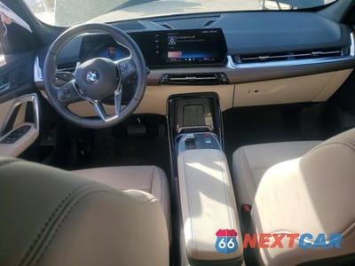Zdjęcie 8 z 13 samochodu: 2025 BMW X1 XDRIVE28I VIN:WBX73EF08S5180539 - miniatura