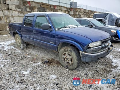 Czwarte zdjęcie samochodu z boku: 2002 CHEVROLET S TRUCK S10 VIN:1GCDT13W52K160901 - miniatura