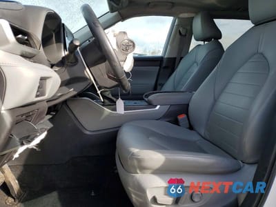 Zdjęcie 7 z 13 samochodu: 2020 TOYOTA HIGHLANDER HYBRID XLE VIN:5TDGBRCH8LS502125 - miniatura