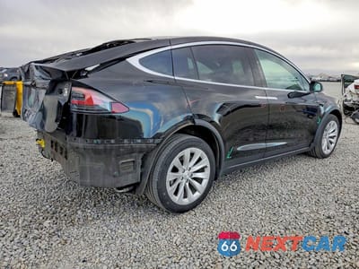 Trzecie zdjęcie samochodu z tyłu: 2017 TESLA MODEL X VIN:5YJXCBE20HF041799 - miniatura