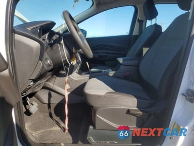 Zdjęcie 7 z 12 samochodu: 2019 FORD ESCAPE S VIN:1FMCU0F78KUB33196 - miniatura