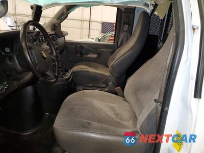 Zdjęcie 7 z 12 samochodu: 2021 CHEVROLET EXPRESS 2500 CARGO UTILITY / SERVICE VAN VIN:1GCWGAFP2M1200054 - miniatura