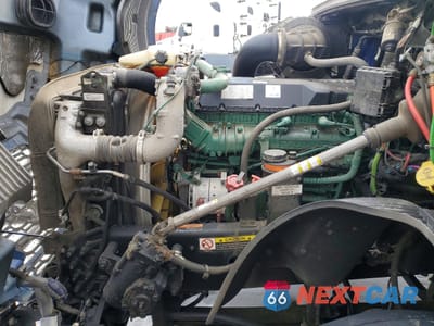 Zdjęcie 9 z 10 samochodu: 2024 VOLVO VNL SEMI TRUCK VIN:4V4NC9EH3RN633080 - miniatura