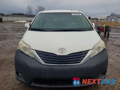 Piąte zdjęcie samochodu w środku: 2012 TOYOTA SIENNA LE VIN:5TDKK3DC2CS241813 - miniatura