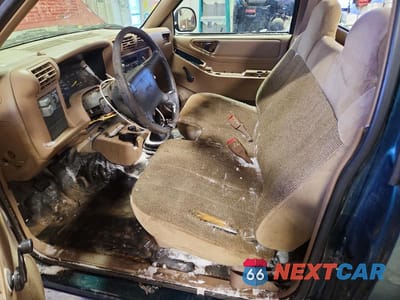 Zdjęcie 7 z 12 samochodu: 1996 GMC SONOMA VIN:1GTCS1447TK515368 - miniatura