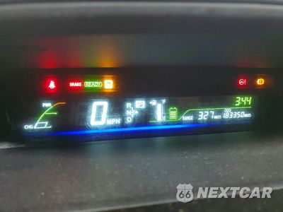 Zdjęcie 9 z 13 samochodu: 2013 TOYOTA PRIUS V TWO VIN:JTDZN3EU1D3203120 - miniatura
