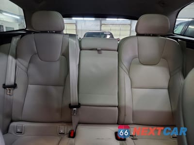 Zdjęcie 10 z 14 samochodu: 2025 VOLVO XC60 ULTRA VIN:YV4M12RMXS1118194 - miniatura