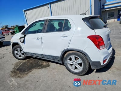 Drugie zdjęcie samochodu z przodu: 2019 CHEVROLET TRAX LS VIN:3GNCJKSB4KL369669 - miniatura